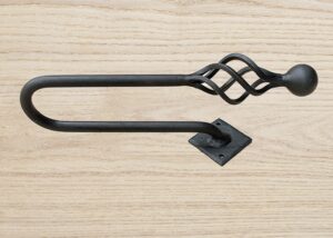 Basket Tie Back