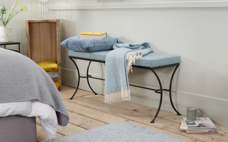 Curved Bench with blue side view Roomset