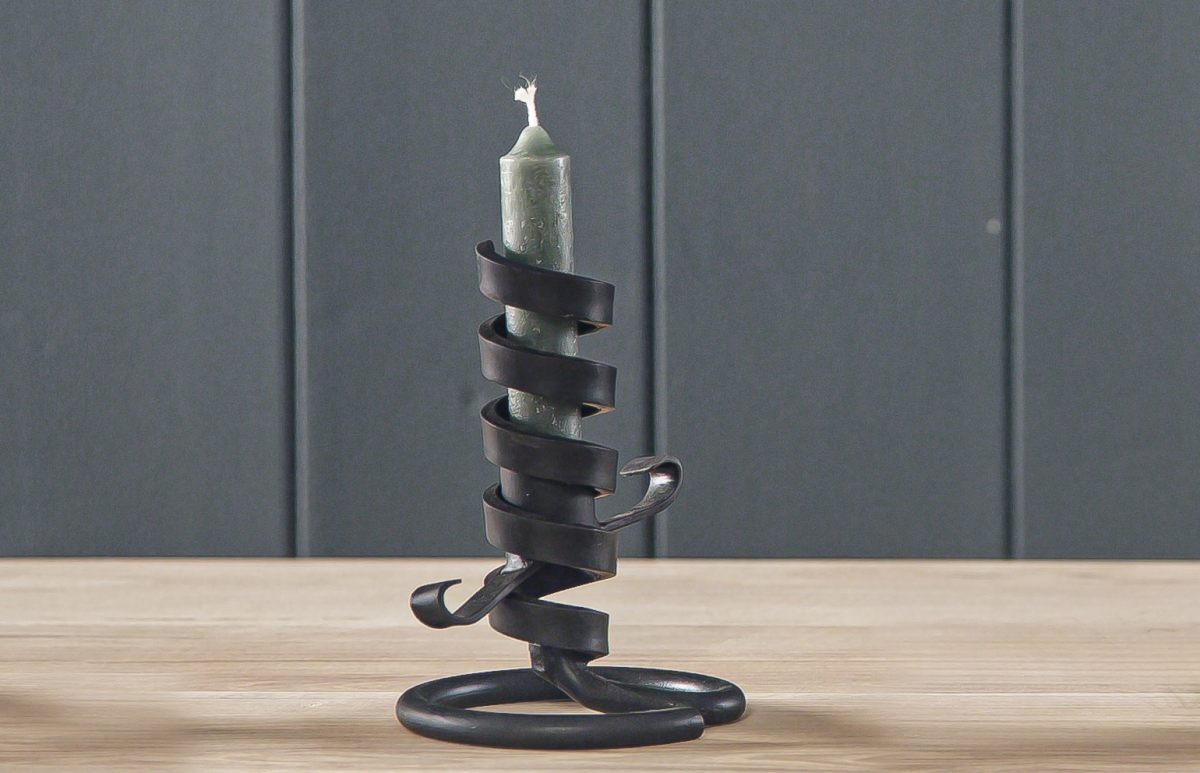 Winding Spiral Candlestick2