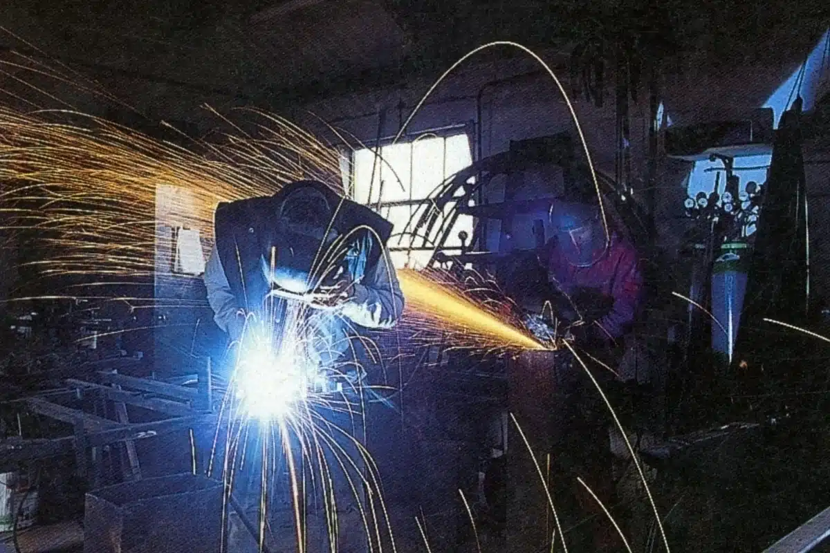 welding, sparks, making an iron bed