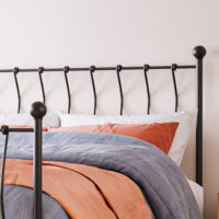 manger-iron-bed_roomset-detail