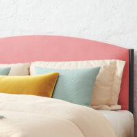 erato-upholstered-bed-low_kng_roomset-detail
