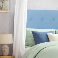 ourania-fourposter-upholstered-bed_kng-roomset-detail