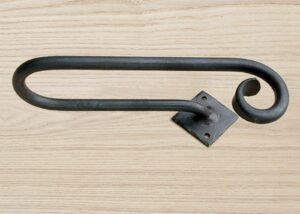 Curl Tie Back (Left Hand)